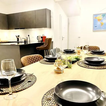 Unique Penthouse With Gallery And Mountain View קנדרסטג