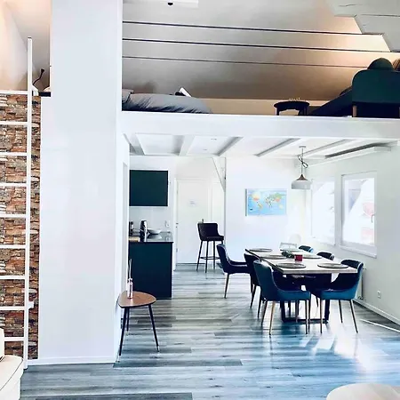 Apartment Unique Penthouse With Gallery And Mountain View *