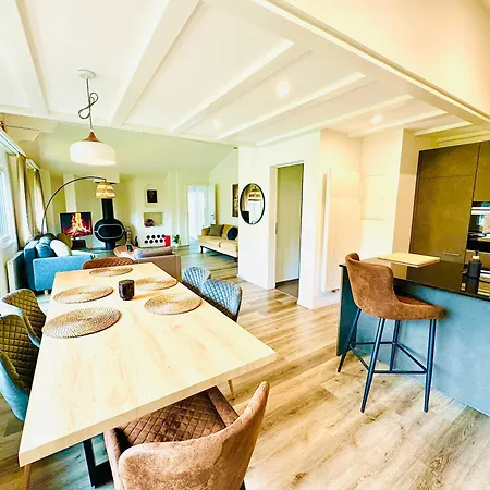 Unique Penthouse With Gallery And Mountain View