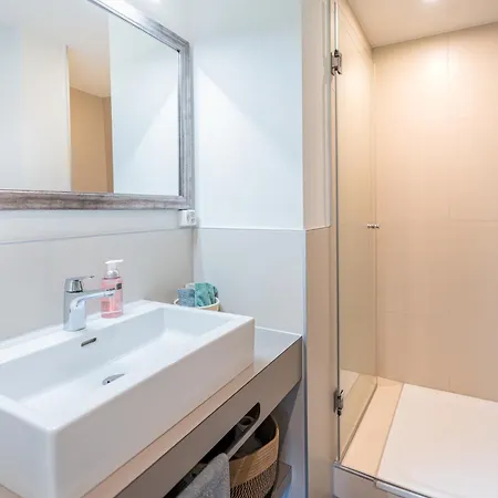 Апартаменты Unique Penthouse With Gallery And Mountain View *