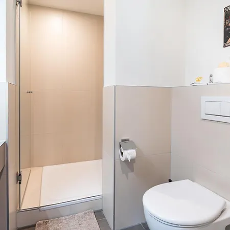 דירה Unique Penthouse With Gallery And Mountain View קנדרסטג