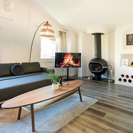 Unique Penthouse With Gallery And Mountain View *