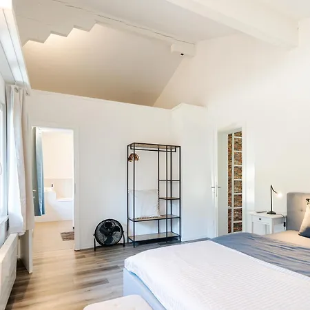 דירה Unique Penthouse With Gallery And Mountain View *