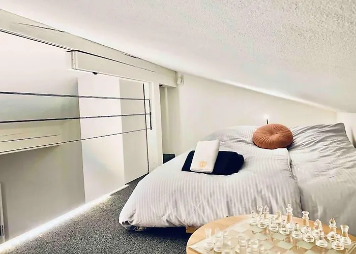 Lejlighed Unique Penthouse With Gallery And Mountain View